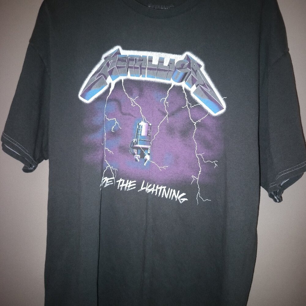 BLACK METALLICA RIDE THE LIGHTNING T SHIRT SIZE MEDIUM -LARGE